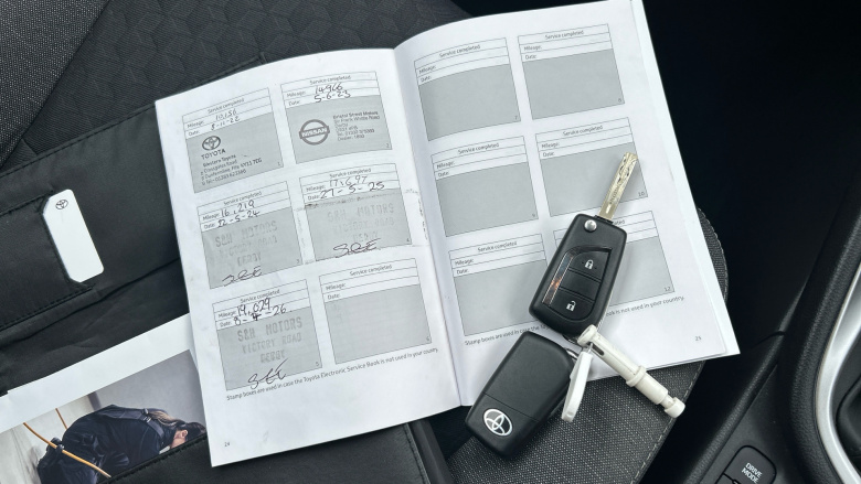Toyota Yaris 1.5 Hybrid Design 5dr CVT Hybrid Hatchback